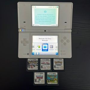 Nintendo DSI + 5 Games🔥
